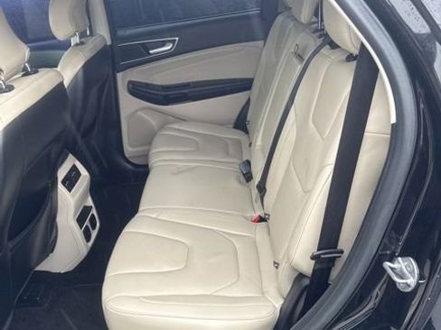 Used 2017 Ford Edge Titanium w/ Technology Package AWD/4WD image 6