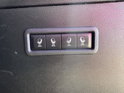 Used 2024 Jeep Wagoneer Series III AWD/4WD image 7