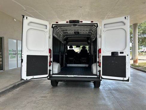 Used 2025 RAM ProMaster 2500 w/ Convenience Group FWD image 33