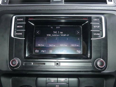 Used 2017 Volkswagen Jetta S image 33