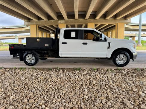Used 2018 Ford F250 XL w/ Power Equipment Group image 2