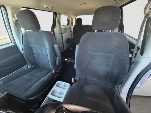 Used 2016 Dodge Grand Caravan SE w/ Quick Order Package 29E SE FWD image 13