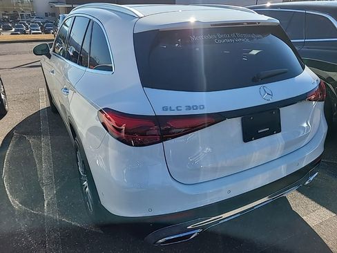 Used 2025 Mercedes-Benz GLC 300 4MATIC image 8