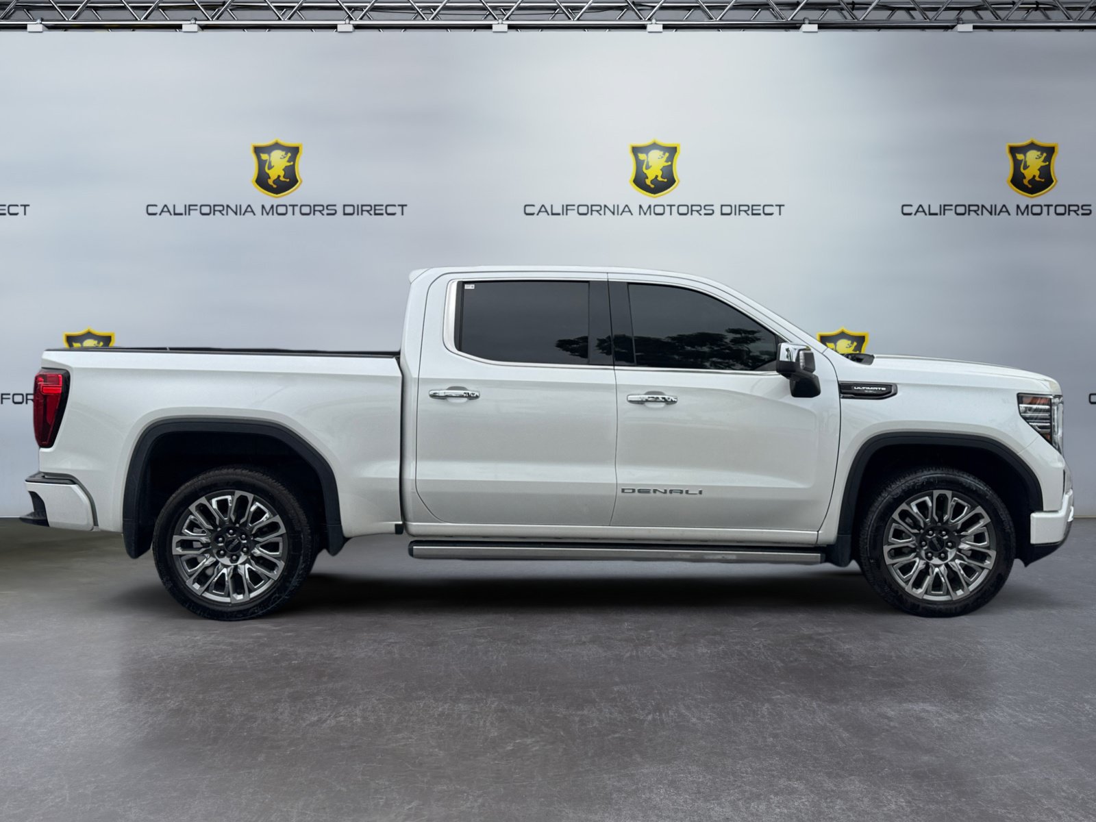 Used 2024 GMC Sierra 1500 Denali Ultimate AWD/4WD image 6