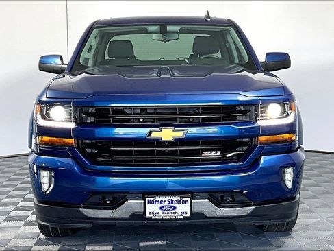 Used 2018 Chevrolet Silverado 1500 LT w/ All Star Edition AWD/4WD image 3