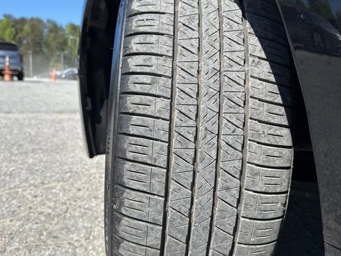 Used 2025 Toyota Corolla SE w/ SE Premium Package image 30