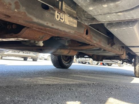 Used 2010 Chevrolet Suburban LT image 25