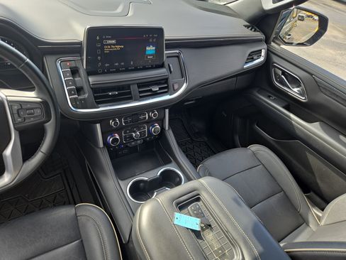 Used 2023 GMC Yukon SLT image 23