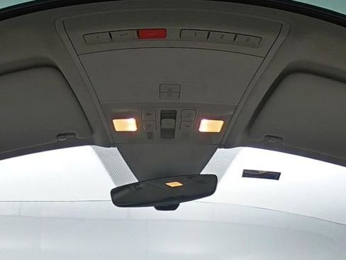 Used 2018 Volkswagen Atlas SEL Premium image 24