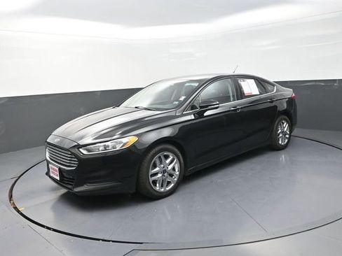 Used 2016 Ford Fusion SE image 3