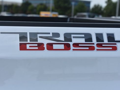 New 2026 Chevrolet Silverado 1500 Custom Trail Boss w/ LPO, Dark Essentials Package AWD/4WD image 14