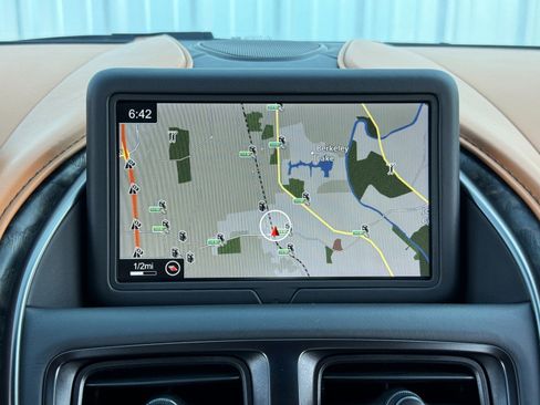 Used 2022 Aston Martin DB11 Coupe image 32