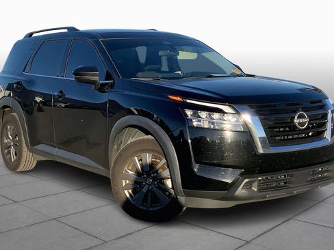 Used 2022 Nissan Pathfinder SV w/ SV Premium Package image 3