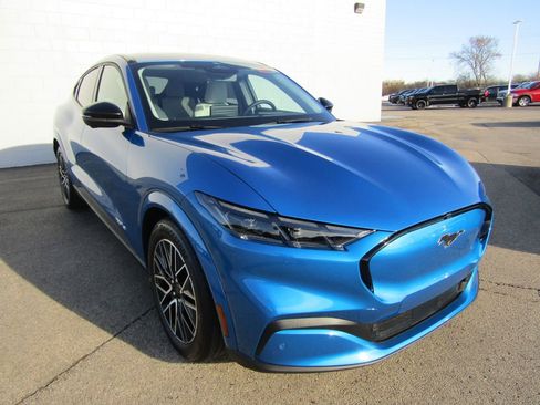 Used 2025 Ford Mustang Mach-E Premium image 8