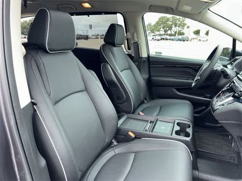 Certified 2026 Honda Odyssey Touring image 31