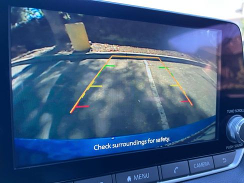 Used 2025 Nissan Sentra SV image 22