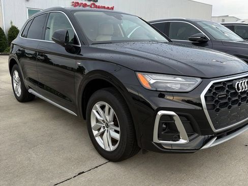 Used 2023 Audi Q5 2.0T Premium w/ Convenience Package AWD/4WD image 3