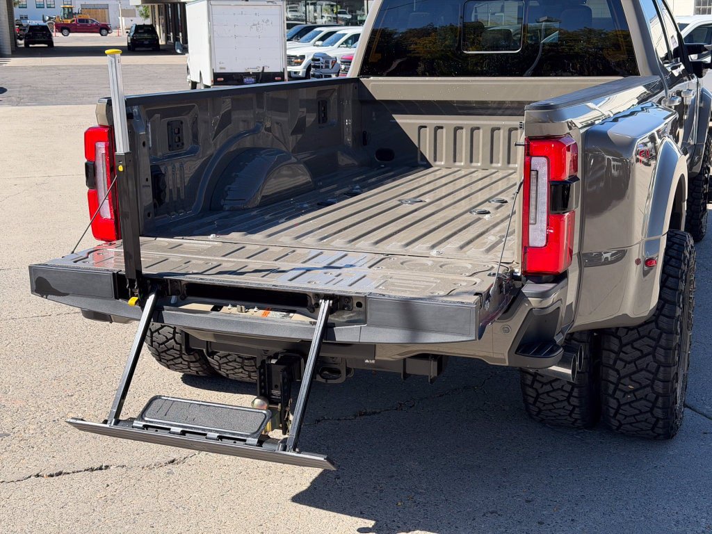 Used 2026 Ford F450 Platinum w/ Platinum Plus Package AWD/4WD image 14