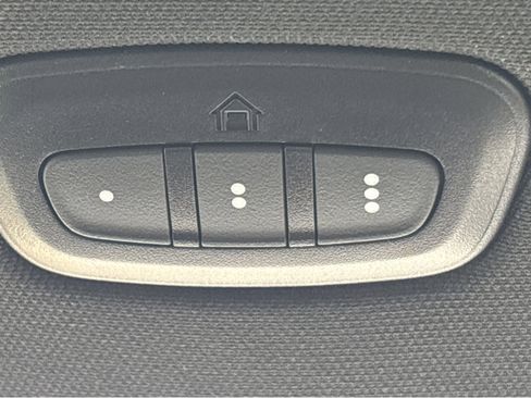 Used 2022 RAM 1500 Limited w/ Body Color Bumper Group image 28