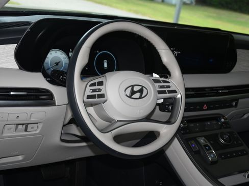 Used 2023 Hyundai Palisade Calligraphy FWD image 9