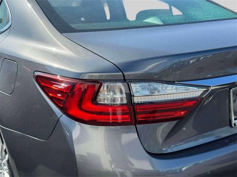 Used 2017 Lexus ES 350 image 10