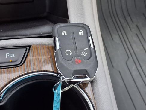 Used 2022 GMC Acadia SLE w/ Driver Convenience Package image 21