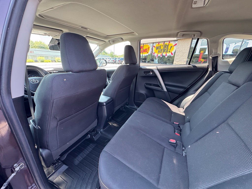 Used 2018 Toyota RAV4 XLE w/ Plus Extra Value Package AWD/4WD image 10