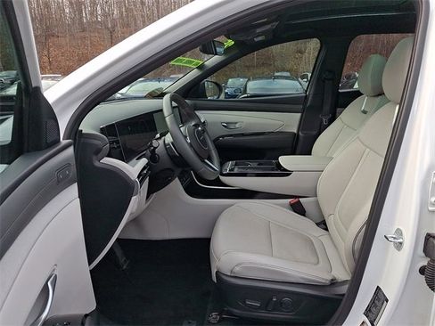 Used 2025 Hyundai Tucson Limited image 13