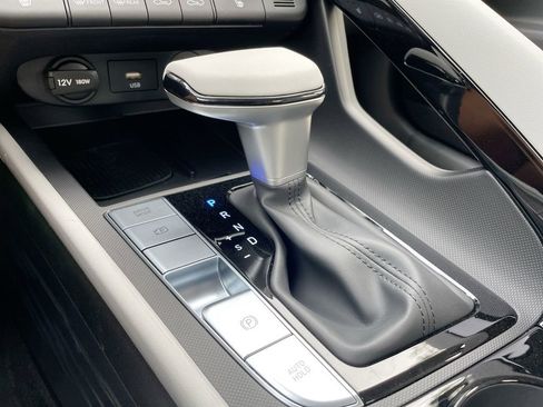 New 2025 Hyundai Elantra Limited image 45