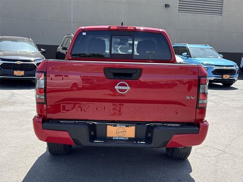 Used 2022 Nissan Frontier SV RWD image 4