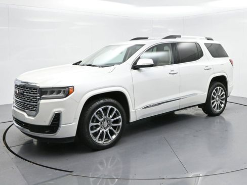 Used 2023 GMC Acadia Denali w/ Denali Ultimate Package FWD image 3