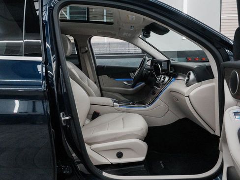 Used 2022 Mercedes-Benz GLC 300 4MATIC image 34