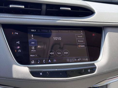 Used 2025 Cadillac XT5 Premium Luxury w/ Technology Package AWD/4WD image 31