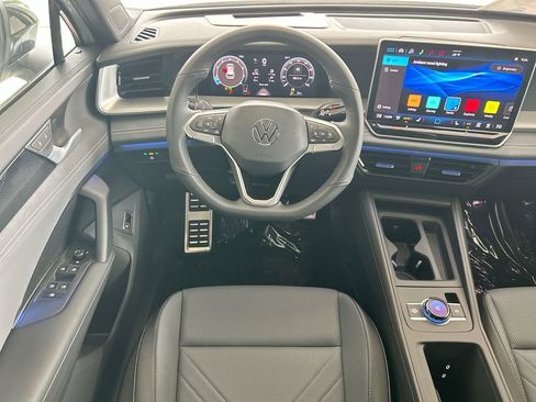 New 2026 Volkswagen Tiguan SE R-Line FWD image 45