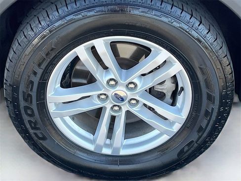 Used 2020 Ford Explorer XLT w/ Comfort Package image 31