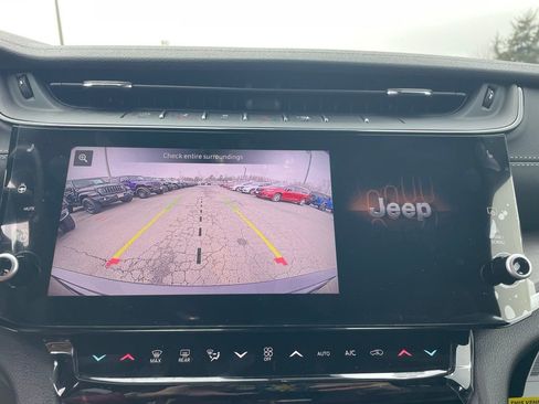 New 2026 Jeep Grand Cherokee Laredo image 4