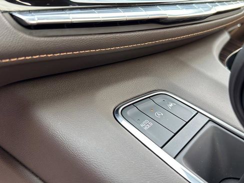 Used 2024 Cadillac Escalade Sport w/ LPO, ONYX Package image 39