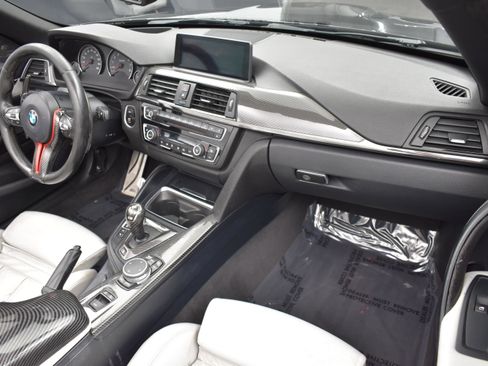 Used 2015 BMW M4 Convertible RWD image 5