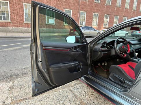Used 2019 Honda Civic Type R image 16