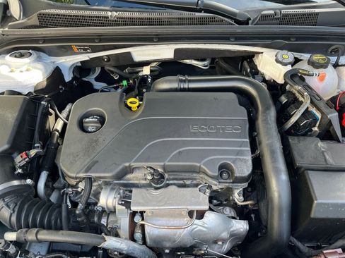 Used 2024 Chevrolet Malibu LT image 32