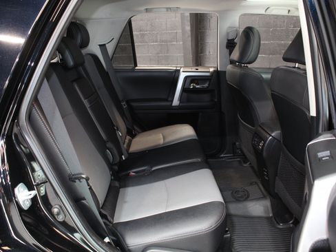 Used 2019 Toyota 4Runner SR5 Premium AWD/4WD image 40