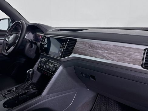 Used 2023 Volkswagen Atlas Cross Sport SE FWD image 28
