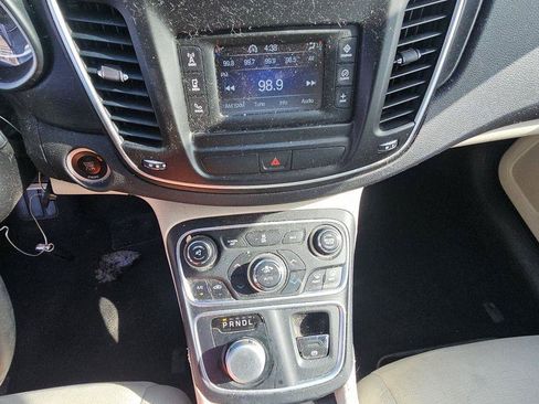 Used 2015 Chrysler 200 Limited w/ Convenience Group FWD image 8