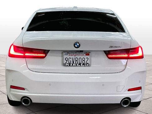Used 2023 BMW 330i Sedan w/ Premium Package image 7