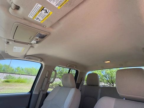 Used 2012 Nissan Frontier SV RWD image 21