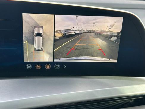 New 2026 Cadillac Vistiq Platinum image 19