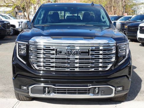 Used 2024 GMC Sierra 1500 Denali w/ Denali Reserve Package AWD/4WD image 6