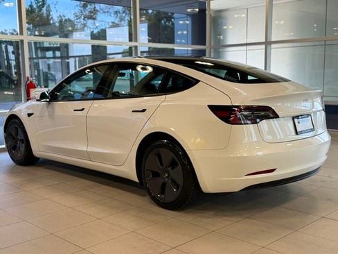 Used 2022 Tesla Model 3 Long Range AWD/4WD image 14