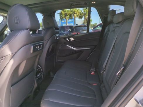 Used 2021 BMW X5 xDrive40i w/ M Sport Package image 16