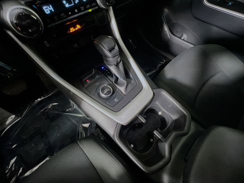 Used 2025 Toyota RAV4 LE AWD/4WD image 25